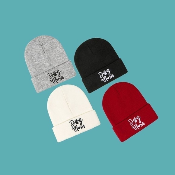 “DOG MOM” Beanie, Winter hat in Red - Picture 2 of 4